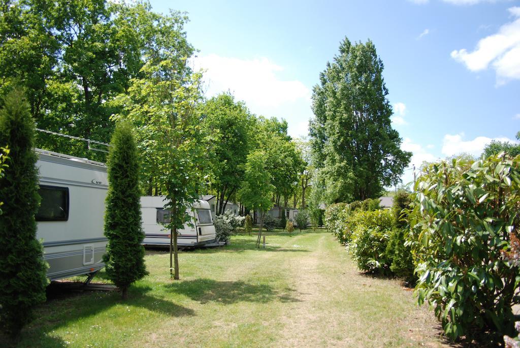 فندق Domaine Les Acacias La Ville-aux-Dames المظهر الخارجي الصورة